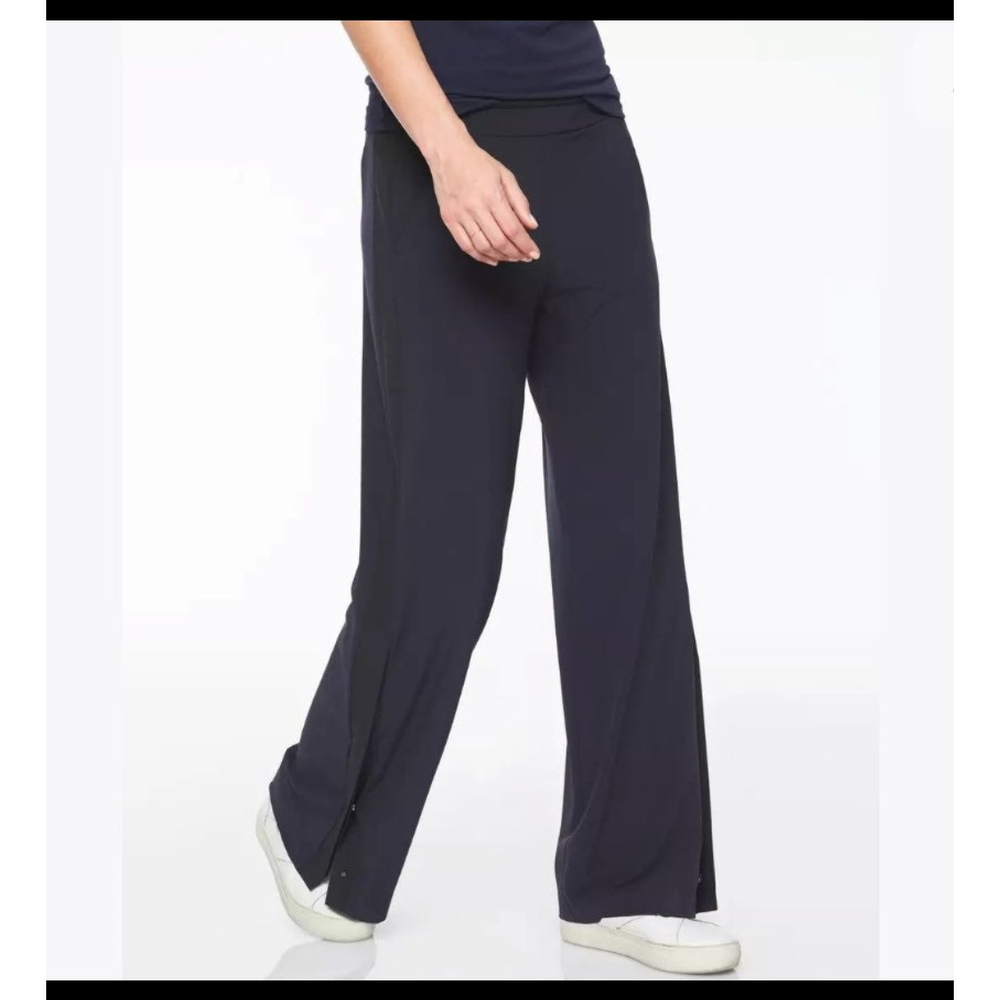 Athleta Navy Gramercy Track Trouser Button Snap Hem Size 6